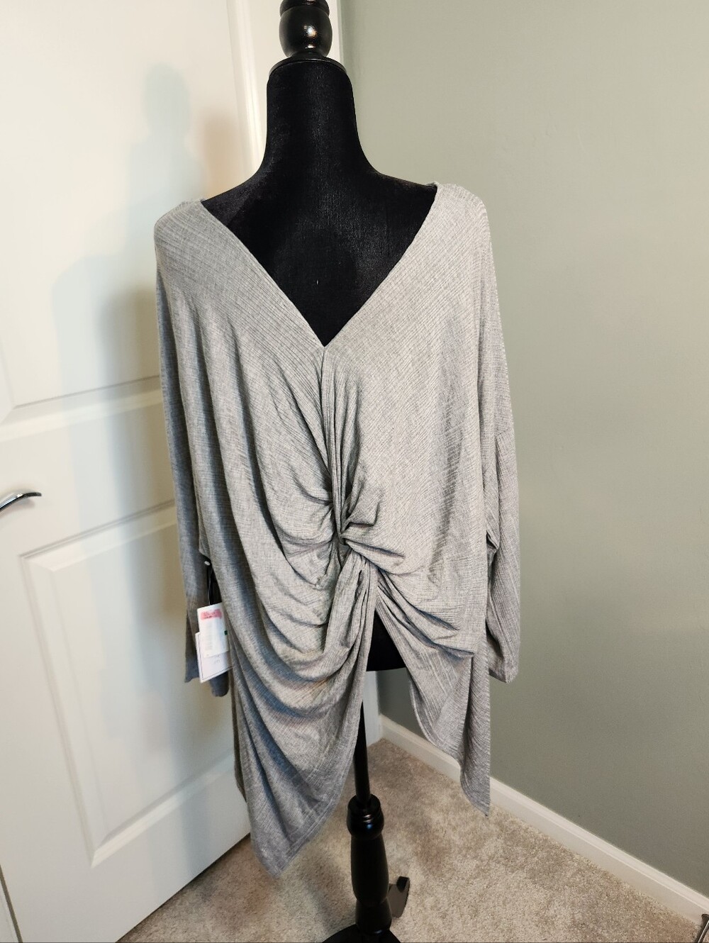 Women's Relaxed Gray Knit Top - Lightweight Long Sleeve - L